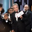 Warren Beatty s'excuse après avoir annoncé par erreur “La La Land” comme ayant gagné l'Oscar du meilleur film, alors que c'était “Moonlight” le bon vainqueur - Intérieur - Erreur monumentale aux Oscars: le mauvais gagnant annoncé au Hollywood &amp; Highland Center à Hollywood, le 26 février 2017 ©A.M.P.A.S/Zuma/Bestimage