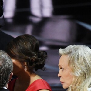Warren Beatty et Faye Dunaway en plein chaos après l'erreur des Oscars 2017.