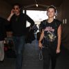 Lionel Richie quitte l'aeroport de Los Angeles avec sa fille Sofia, le 15 mai 2013