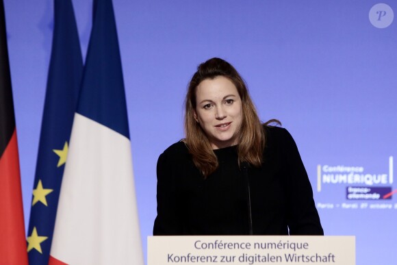 Axelle Lemaire (enceinte) - Table ronde des industriels européens sur le numérique au palais de l'Elysée à Paris le 27 octobre 2015.