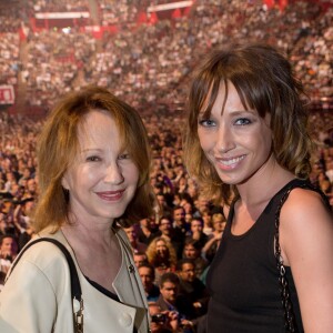 Exclusif - Nathalie Baye et sa fille Laura Smet - People au concert de Johnny Hallyday au POPB de Bercy a Paris, le 15 juin 2013.