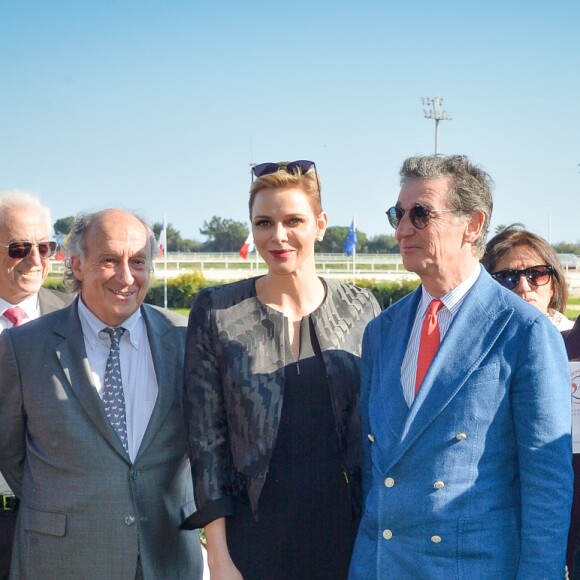 La princesse Charlène de Monaco au côté d'Edouard de Rothschild (président de France Galop) lors du premier "Charity Mile", une course hippique caritative rebaptisée Prix princesse Charlene de de Monaco, à l'hippodrome de la Côte d'Azur de Cagnes-sur-mer le 25 février 2017 © Michael Alesi / Bestimage