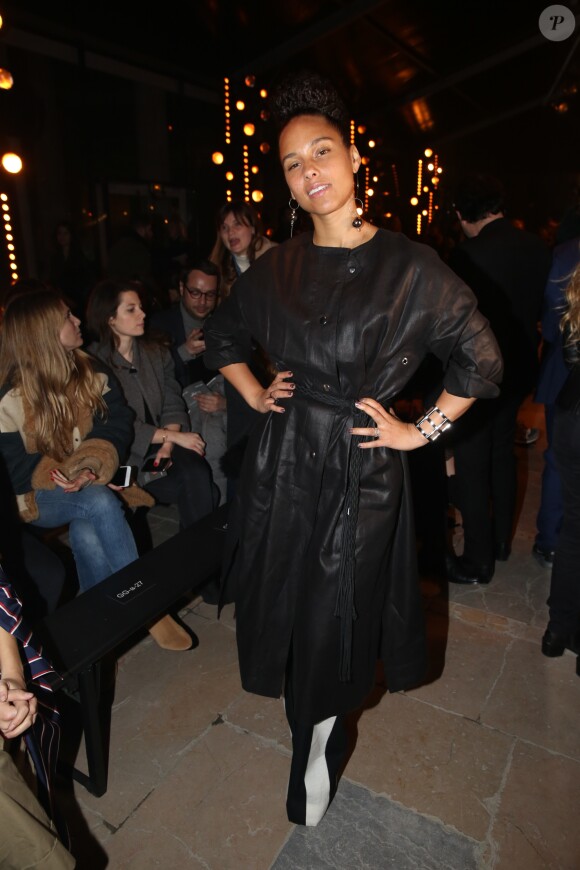 Alicia Keys - Défilé Isabel Marant, collection automne-hiver 2017-18 à Paris. Le 2 mars 2017.