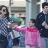 Exclusif - Katie Holmes emmène sa fille Suri faire du shopping à Studio City, le 4 février 2017