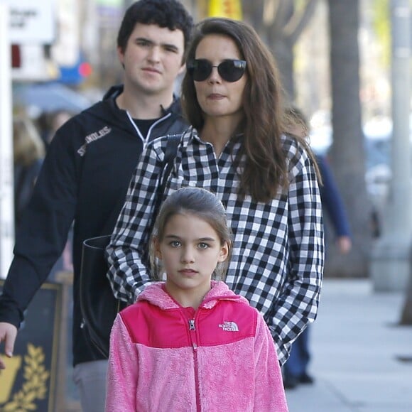 Exclusif - Katie Holmes emmène sa fille Suri faire du shopping à Studio City, le 4 février 2017