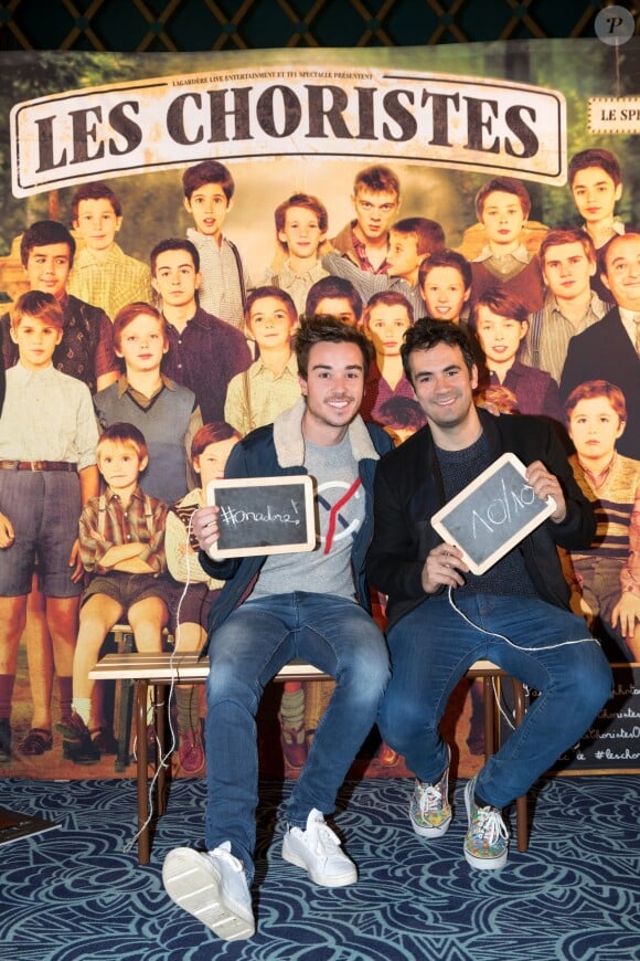 Exclusif - Alex Goude et son mari Romain à la générale de la comédie musicale Les Choristes au théâtre des Folies Bergère à Paris, France, le 2 mars 2017.