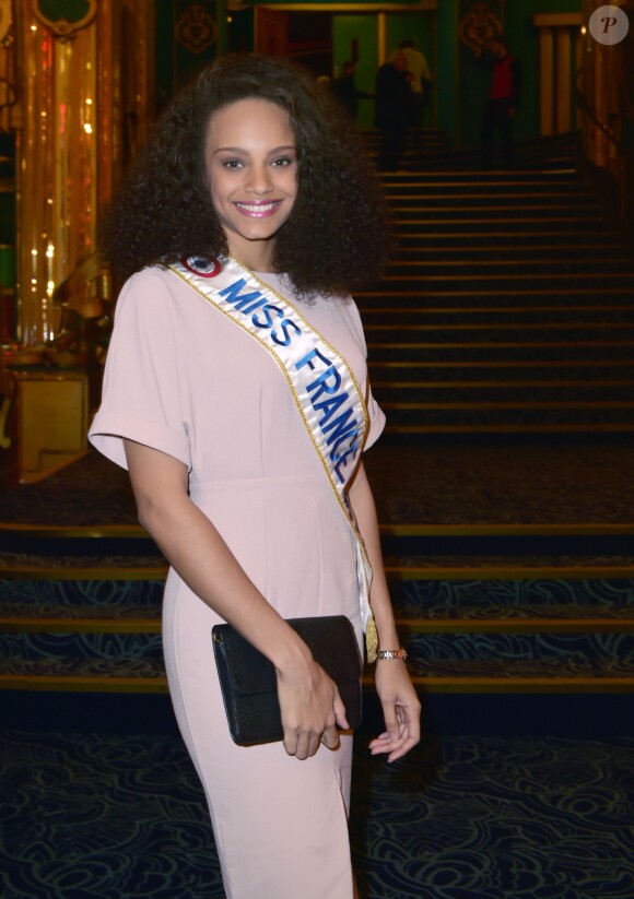 Exclusif - Alicia Aylies (Miss France 2017) à la générale de la comédie musicale Les Choristes au théâtre des Folies Bergère à Paris, France, le 2 mars 2017.