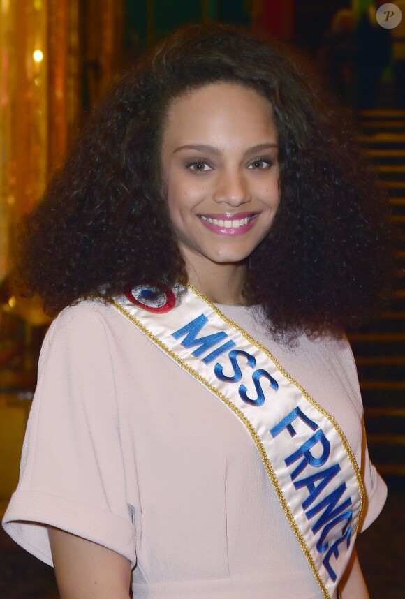 Exclusif - Alicia Aylies (Miss France 2017) à la générale de la comédie musicale Les Choristes au théâtre des Folies Bergère à Paris, France, le 2 mars 2017.