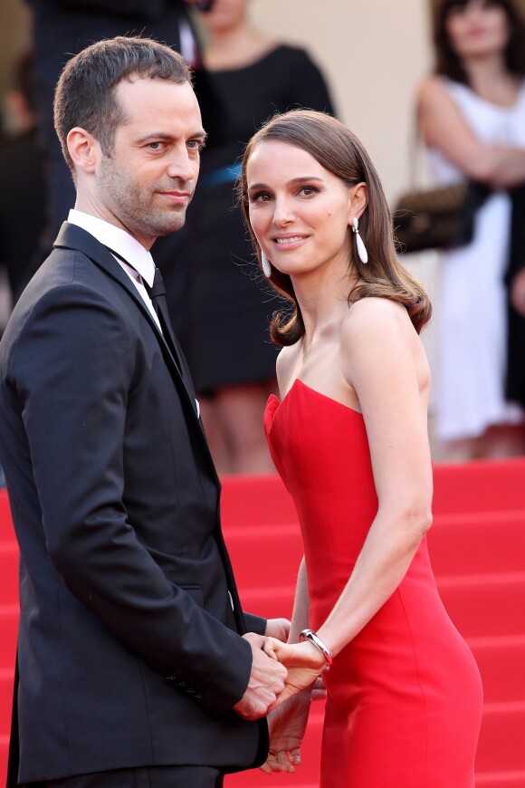 Natalie Portman (bijoux de Grisogono) et son mari Benjamin Millepied - Montée des marches du film "La Tête Haute" pour l'ouverture du 68 ème Festival du film de Cannes – Cannes le 13 mai 2015