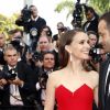 Natalie Portman (bijoux de Grisogono) et son mari Benjamin Millepied - Montée des marches du film "La Tête Haute" pour l'ouverture du 68 ème Festival du film de Cannes – Cannes le 13 mai 2015