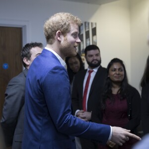 Le prince Harry visite Big White Wall, un service de santé mentale à Londres le 27 février 2017.