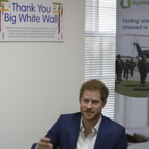 Le prince Harry visite Big White Wall, un service de santé mentale à Londres le 27 février 2017.