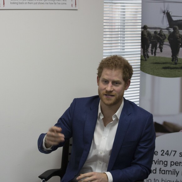 Le prince Harry visite Big White Wall, un service de santé mentale à Londres le 27 février 2017.
