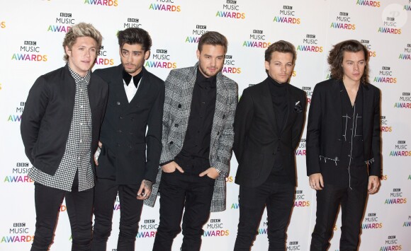 Le groupe One Direction (Niall Horan, Zayn Malik, Liam Payne, Louis Tomlinson, Harry Styles) à la Soirée des "BBC Music Awards" à Londres, le 11 décembre 2014