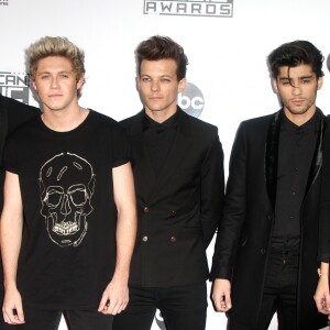 Niall Horan, Liam Payne, Zayn Malik, Louis Tomlinson et Harry Styles (groupe One Direction) à la Soirée "American Music Award" à Los Angeles le 23 novembre 2014.