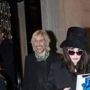 Isabelle Adjani à l'issue de la soirée du magazine CR Fashion Week à l'hôtel Four Seasons George V à Paris, le 4 mars 2017.