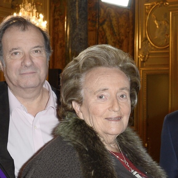 Exclusif - Line Renaud, Daniel Russo, Bernadette Chirac et Francois Hollande - Francois Hollande a élevé la chanteuse et actrice Line Renaud au rang de grand officier de la Légion d'honneur lors d'une cérémonie au palais de l'Elysée à Paris le 21 novembre 2013.