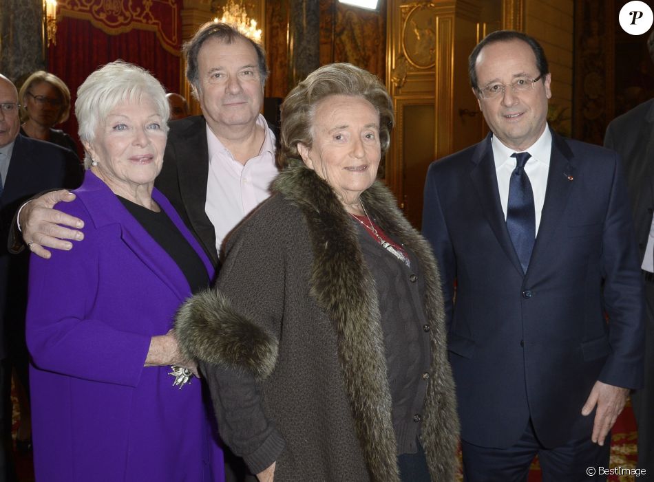 Exclusif Line Renaud Daniel Russo Bernadette Chirac Et Francois Hollande Francois Hollande A Eleve La Chanteuse Et Actrice Line Renaud Au Rang De Grand Of Purepeople