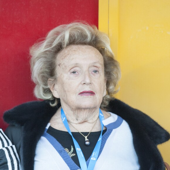 Exclusif - Bernadette Chirac - Match de football caritatif organisé par le Variétés Club de France au profit de l'association "+ de Vie" présidée par Bernadette Chirac et de l'association "Urma" présidée par Laurent Blanc au stade Jean-Paul David à Mantes-la-Jolie le 11 octobre 2016. Pierre Perusseau/Bestimage