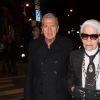 Mario Testino et Karl Lagerfeld arrivent au restaurant Lapérouse pour assister au dîner de V Magazine. Paris, le 7 mars 2017.