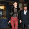 Gigi Hadid quitte le dîner du "V Magazine" au restaurant Lapérouse à Paris, le 7 mars 2017.