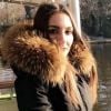 Claire Ponchy, photo de profil de la page Facebook créée à sa mémoire par son petit ami Jeremy Paulon - dernière photo qu'il ait prise d'elle, à Paris, a-t-il précisé - suite à sa mort dans un accident de la route impliquant le van de la chanteuse Jenifer, dans la nuit du 5 au 6 mars 2017.