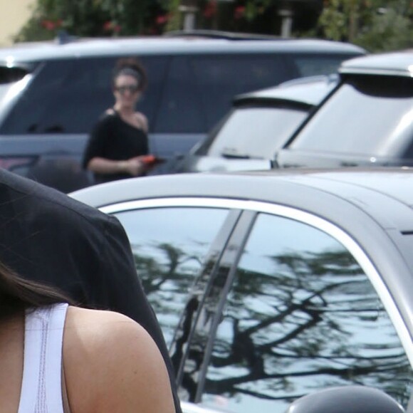 Kourtney, Kim Kardashian, leurs filles Penelope et North, et Khloé Kardashian sont allées à l'atelier d'art pour enfants Color Me Mine, à Los Angeles. Le 10 mars 2017.