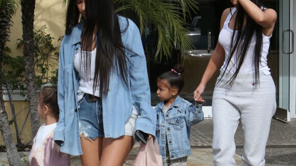 Kim Kardashian : Sortie en famille, avec les inséparables North et Penelope