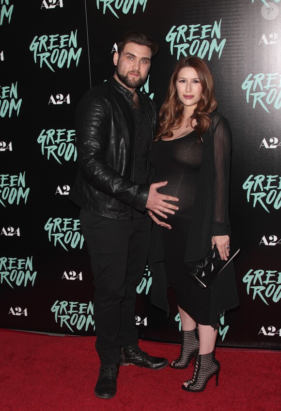 Weston Cage et sa femme Danielle, alors enceinte de leur deuxième fils, Sorin, à la première du film "Green Room" à Los Angeles le 13 avril 2016 © Adam Orchon/AdMedia via ZUMA Wire / Bestimage