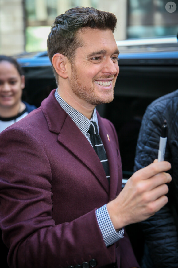Michael Bublé à la sortie des studios BBC Radio Two à Londres, Royaume Uni, le 28 octobre 2016.