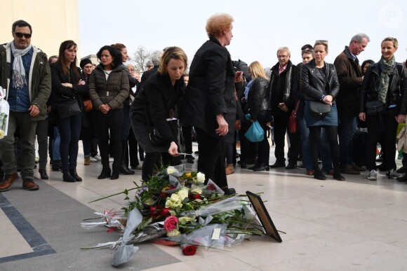 Les familles et les proches des victimes de l'accident d'hélicoptère, survenu il y a deux ans en mars 2015, lors du tournage en Argentine du jeu d'aventure "Dropped", se sont réunis pour rendre hommage aux disparus et réclamer justice sur l'Esplanade du Trocadéro à Paris, France, le 11 mars 2017. Deux hélicoptères s'étaient heurtés peu après leur décollage de Villa Castelli, dans le nord-ouest de l'Argentine. Dix personnes avaient péri, dont les sportifs Florence Arthaud, Camille Muffat et Alexis Vastine. Les familles de victimes attendent toujours que des responsabilités soient établies. © Lionel Urman/Bestim