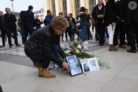 Les familles et les proches des victimes de l'accident d'hélicoptère, survenu il y a deux ans en mars 2015, lors du tournage en Argentine du jeu d'aventure "Dropped", se sont réunis pour rendre hommage aux disparus et réclamer justice sur l'Esplanade du Trocadéro à Paris, France, le 11 mars 2017. Deux hélicoptères s'étaient heurtés peu après leur décollage de Villa Castelli, dans le nord-ouest de l'Argentine. Dix personnes avaient péri, dont les sportifs Florence Arthaud, Camille Muffat et Alexis Vastine. Les familles de victimes attendent toujours que des responsabilités soient établies. © Lionel Urman/Bestim