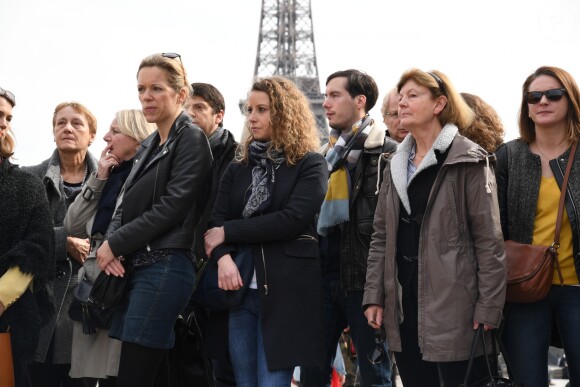 Les familles et les proches des victimes de l'accident d'hélicoptère, survenu il y a deux ans en mars 2015, lors du tournage en Argentine du jeu d'aventure "Dropped", se sont réunis pour rendre hommage aux disparus et réclamer justice sur l'Esplanade du Trocadéro à Paris, France, le 11 mars 2017. Deux hélicoptères s'étaient heurtés peu après leur décollage de Villa Castelli, dans le nord-ouest de l'Argentine. Dix personnes avaient péri, dont les sportifs Florence Arthaud, Camille Muffat et Alexis Vastine. Les familles de victimes attendent toujours que des responsabilités soient établies. © Lionel Urman/Bestim
