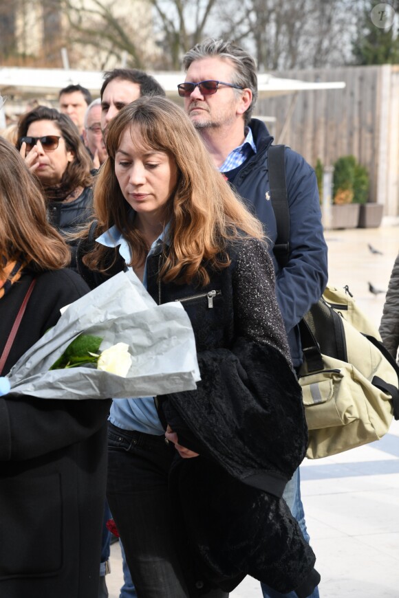 Les familles et les proches des victimes de l'accident d'hélicoptère, survenu il y a deux ans en mars 2015, lors du tournage en Argentine du jeu d'aventure "Dropped", se sont réunis pour rendre hommage aux disparus et réclamer justice sur l'Esplanade du Trocadéro à Paris, France, le 11 mars 2017. Deux hélicoptères s'étaient heurtés peu après leur décollage de Villa Castelli, dans le nord-ouest de l'Argentine. Dix personnes avaient péri, dont les sportifs Florence Arthaud, Camille Muffat et Alexis Vastine. Les familles de victimes attendent toujours que des responsabilités soient établies. © Lionel Urman/Bestim