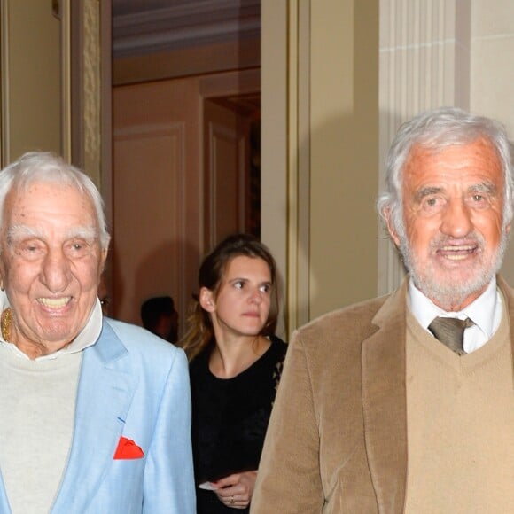 Charles Gérard, Jean-Paul Belmondo - Dîner de gala de la première édition des prix "les Stéthos d'Or" en faveur de la Fondation pour la recherche en physiologie dont le docteur Frédéric Saldmann est le directeur scientifique à l'hôtel George V à Paris le 13 mars 2017. © Coadic Guirec/Bestimage