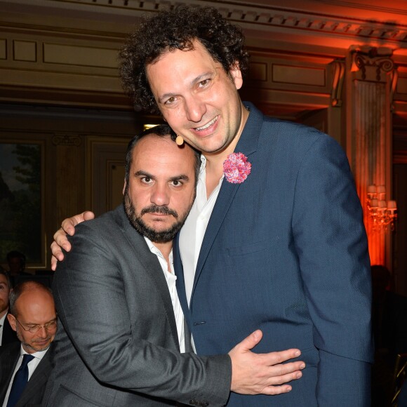 François-Xavier Demaison et Éric Antoine - Dîner de gala de la première édition des prix "les Stéthos d'Or" en faveur de la Fondation pour la recherche en physiologie dont le docteur Frédéric Saldmann est le directeur scientifique à l'hôtel George V à Paris le 13 mars 2017. © Coadic Guirec/Bestimage