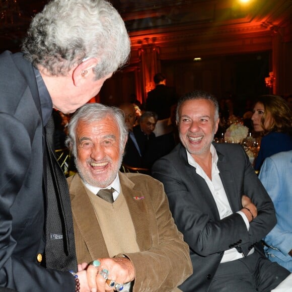 Claude Lelouch, Jean-Paul Belmondo - Dîner de gala de la première édition des prix "les Stéthos d'Or" en faveur de la Fondation pour la recherche en physiologie dont le docteur Frédéric Saldmann est le directeur scientifique à l'hôtel George V à Paris le 13 mars 2017. © Coadic Guirec/Bestimage