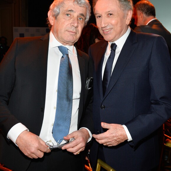Michel Boujenah, Michel Drucker - Dîner de gala de la première édition des prix "les Stéthos d'Or" en faveur de la Fondation pour la recherche en physiologie dont le docteur Frédéric Saldmann est le directeur scientifique à l'hôtel George V à Paris le 13 mars 2017. © Coadic Guirec/Bestimage