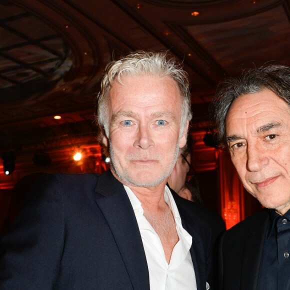 Franck Dubosc et Richard Berry - Dîner de gala de la première édition des prix "les Stéthos d'Or" en faveur de la Fondation pour la recherche en physiologie dont le docteur Frédéric Saldmann est le directeur scientifique à l'hôtel George V à Paris le 13 mars 2017. © Coadic Guirec/Bestimage