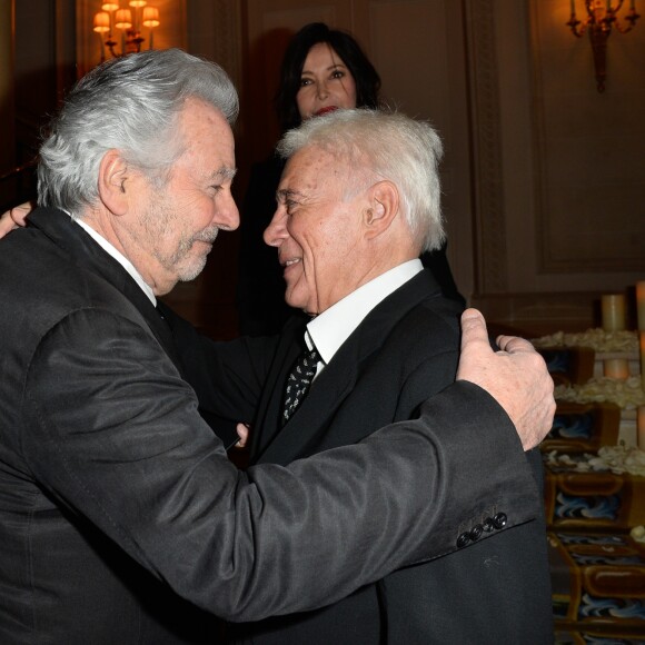 Pierre Arditi et Guy Bedos - Dîner de gala de la première édition des prix "les Stéthos d'Or" en faveur de la Fondation pour la recherche en physiologie dont le docteur Frédéric Saldmann est le directeur scientifique à l'hôtel George V à Paris le 13 mars 2017. © Coadic Guirec/Bestimage