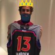  Antoine Griezmann a reçu un maillot dédicacé de James Harden, joueur de NBA et ex de Khloé Kardashian. Photo publiée sur Instagram le 14 mars 2017. 
  
