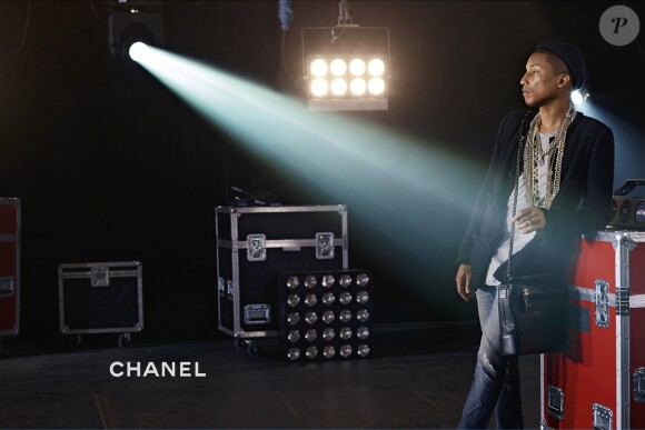 Pharrell Williams apparaît sur la nouvelle campagne publicitaire Chanel, pour le sac "Gabrielle". Mars 2017.