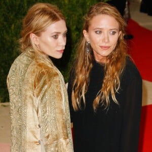 Les jumelles Mary-Kate et Ashley Olsen - Soirée Costume Institute Benefit Gala 2016 (Met Ball) sur le thème de "Manus x Machina" au Metropolitan Museum of Art à New York, le 2 mai 2016.