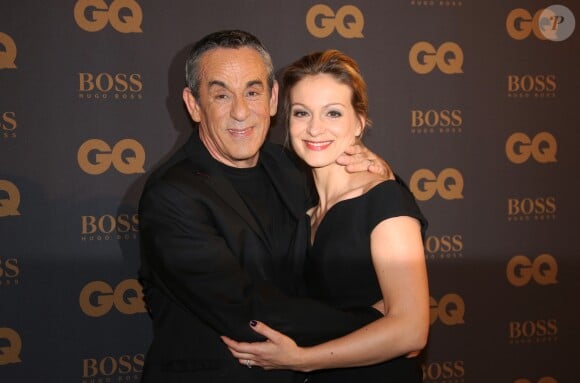 Thierry Ardisson et sa femme Audrey Crespo-Mara - Photocall de la cérémonie des "GQ 2015, Les Hommes de l'Année" au Shangri-La Hotel à Paris, le 25 janvier 2016.