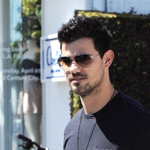 Taylor Lautner et Billie Lourd à West Hollywood, le 23 mars 2017