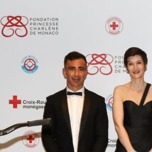 Le prince Albert II de Monaco avec les membres de la Fondation princesse Charlene Luciano Orquera, Agnès Falco, secrétaire générale de la Fondation et Esteban Lozada. - Dîner de gala "Riviera Water Bike Challenge" au Yacht Club de Monaco le 24 mars 2017. Le "Riviera Water Bike Challenge", la première course relais sur l'eau en son genre, se déroulera le 4 juin 2017. © Olivier Huitel / Pool restreint Monaco / Bestimage