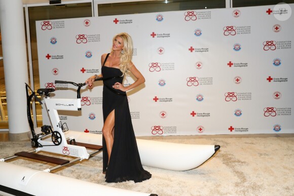 Victoria Silvstedt - Dîner de gala "Riviera Water Bike Challenge" au Yacht Club de Monaco le 24 mars 2017. Le "Riviera Water Bike Challenge", la première course relais sur l'eau en son genre, se déroulera le 4 juin 2017. © Olivier Huitel / Pool restreint Monaco / Bestimage