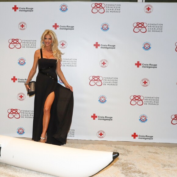Victoria Silvstedt - Dîner de gala "Riviera Water Bike Challenge" au Yacht Club de Monaco le 24 mars 2017. Le "Riviera Water Bike Challenge", la première course relais sur l'eau en son genre, se déroulera le 4 juin 2017. © Olivier Huitel / Pool restreint Monaco / Bestimage