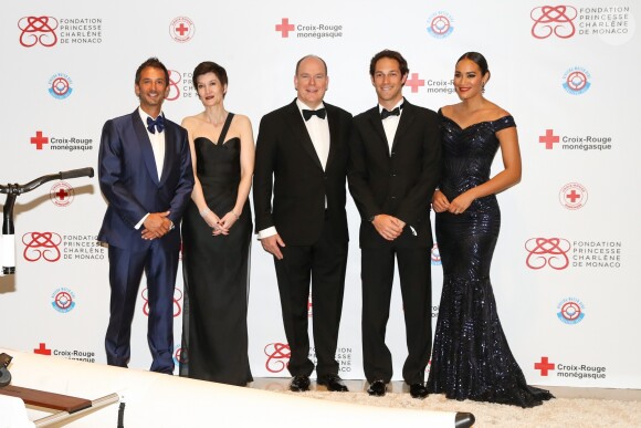 Pierre Frolla, Agnès Falco, le prince Albert II de Monaco et Bruno Senna et un invité - Dîner de gala "Riviera Water Bike Challenge" au Yacht Club de Monaco le 24 mars 2017. Le "Riviera Water Bike Challenge", la première course relais sur l'eau en son genre, se déroulera le 4 juin 2017. © Olivier Huitel / Pool restreint Monaco / Bestimage