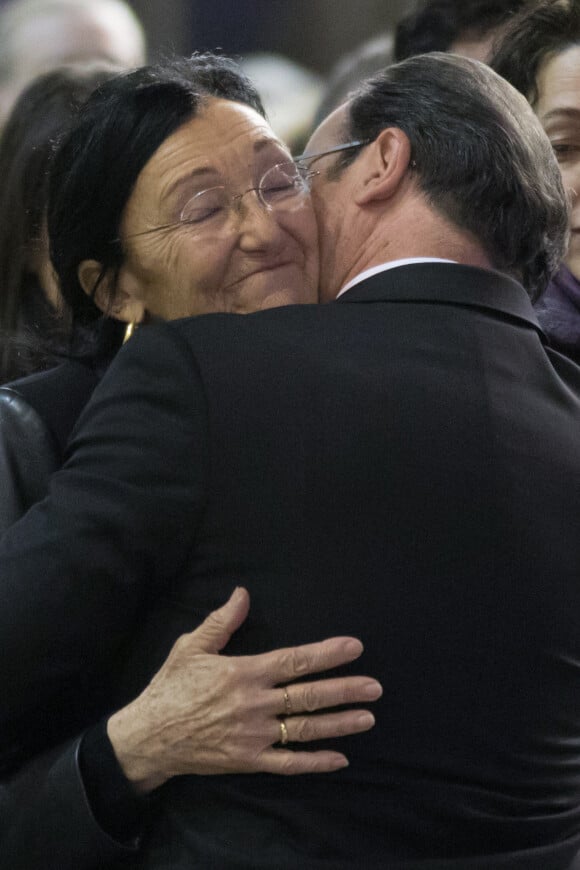 Antonia Emmanuelli, veuve d'Henri Emmanuelli et François Hollande - François Hollande et de nombreux membres du gouvernement ont participé à un hommage républicain à Henri Emmanuelli à Mont-de-Marsan le 25 mars 2017.